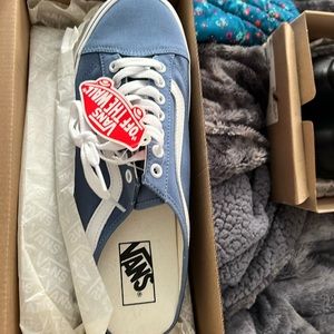 Brand new with tags vans women’s 11 or mens 9.5